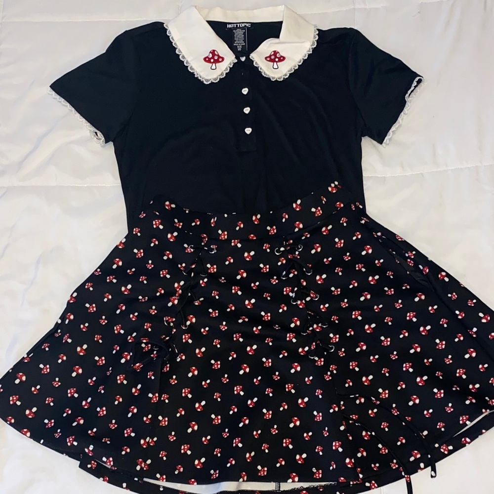 Hot Topic Black Mushroom Skirt with White Collar and Red Mushroom 🍄 Pattern